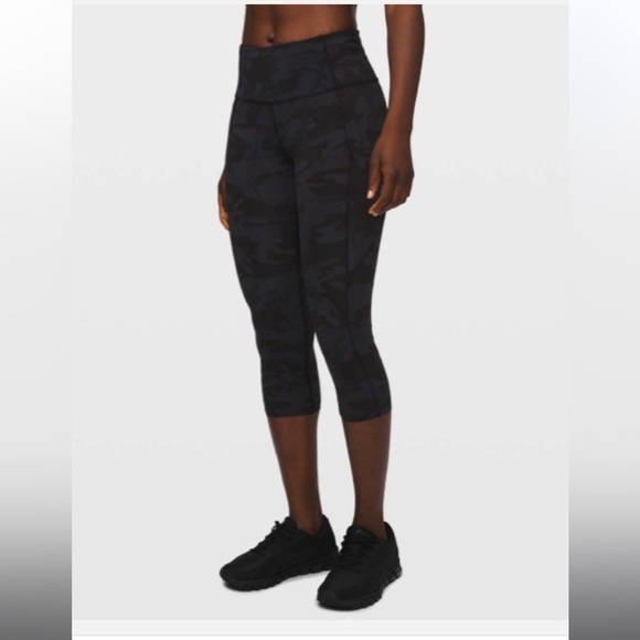 lululemon athletica Pants - LULULEMON Fast Free High Rise Crop 19"